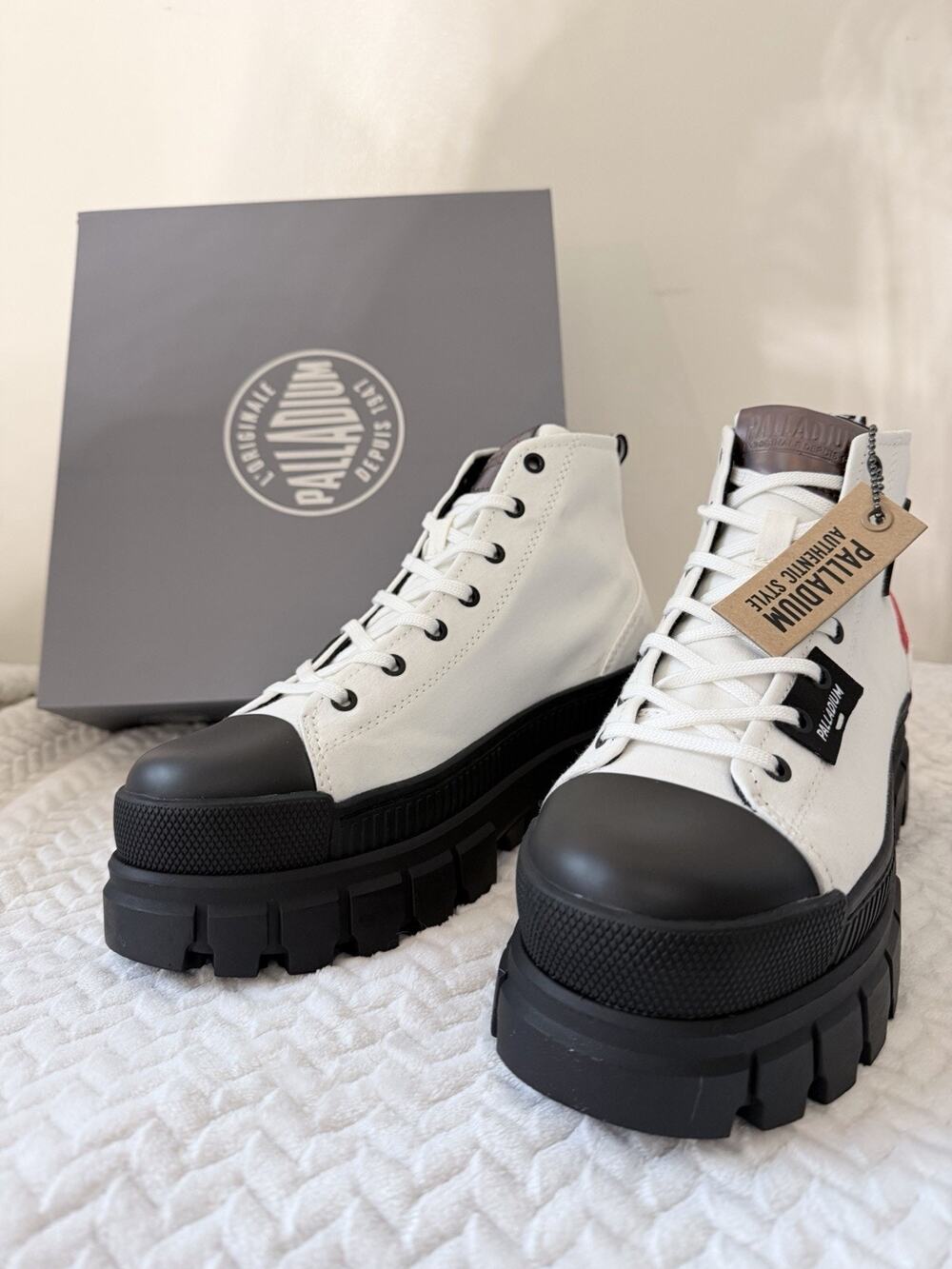 Palladium Women’s Revolt Hi TX Platform Boot, Star White, Size 7.5